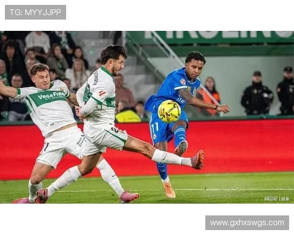 希腊媒：曼联与皇马已经报价奥林匹亚科斯18岁中场穆扎基蒂斯